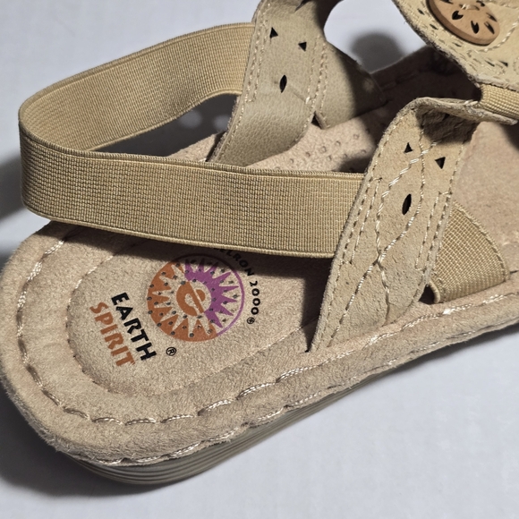 Earth Spirit Women's 8.5 Tan Sandals w/ Beaded Details In EXCELLENT CONDITION - Picture 6 of 11